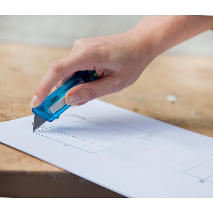 GI8545-21Cutter-Messer mit Federkernautomatik aus Kunststoff Griffin_ neutral