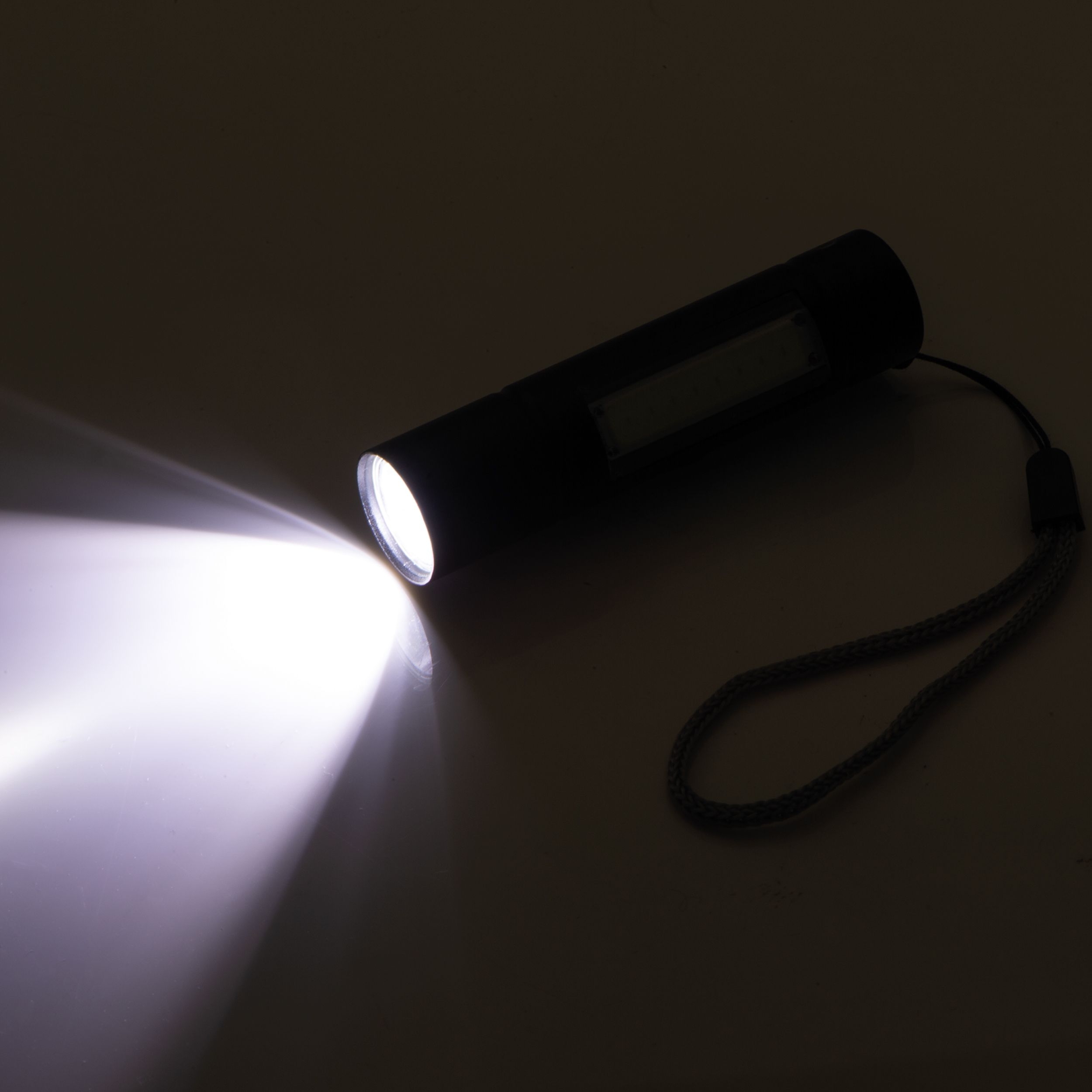 MA93791-03Akku Taschenlampe _ schwarz