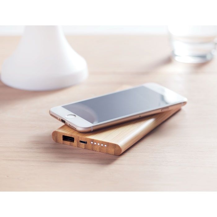 MO9662-40Arena Induktive Powerbank Bambus_ Holz