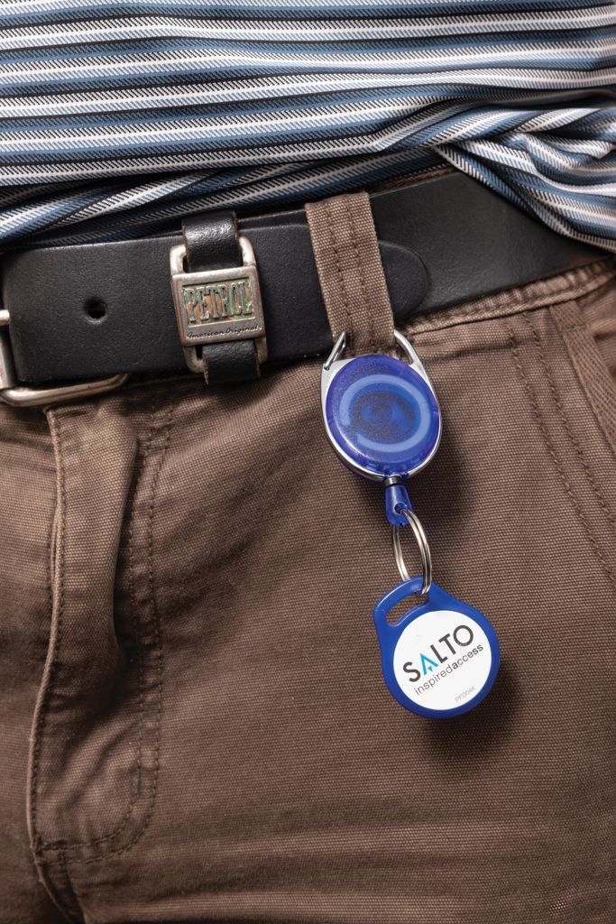 XDP191.65-05Roller-Clip-Schluesselanhaenger aus RCS recyceltem ABS_ blau