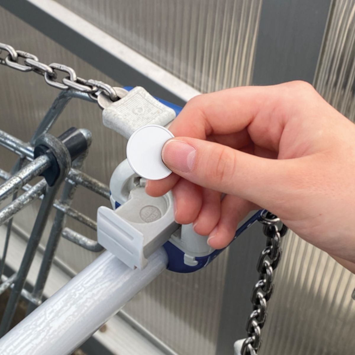 HE7516-0-3Chiphalter mit 1€-Chip _Haus_ weiss_ blau