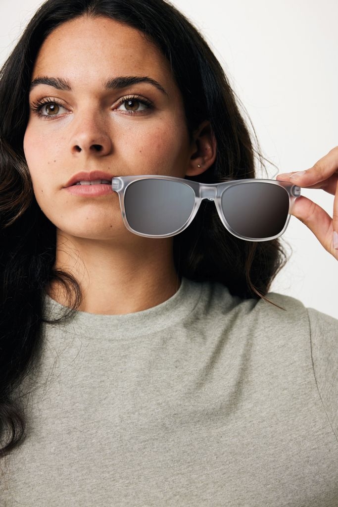 XDP453_87-01Gleam Sonnenbrille aus RCS rec. PC mit verspiegelten Glaesern_ schwarz