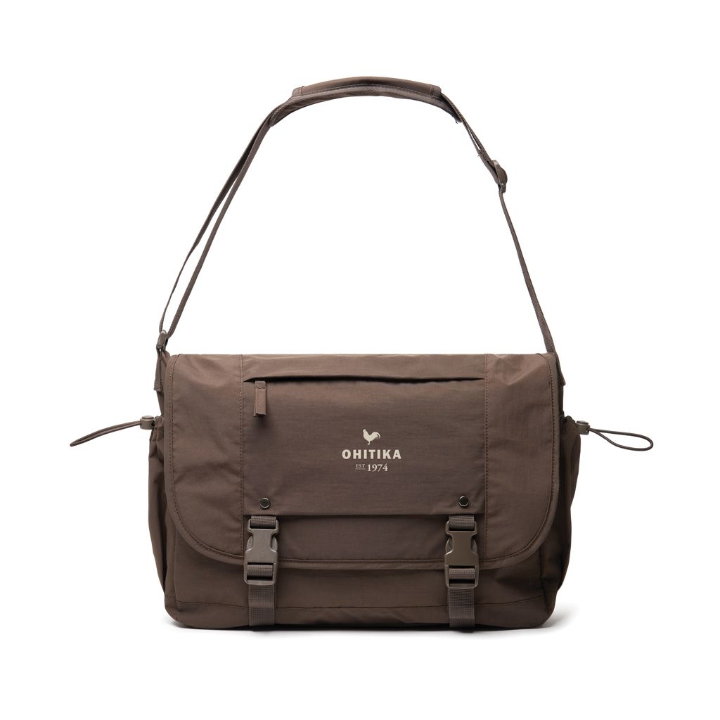 XDP732.14-09KENTO URBAN 15_6_ Messenger aus RCS recyceltem Nylon_ braun
