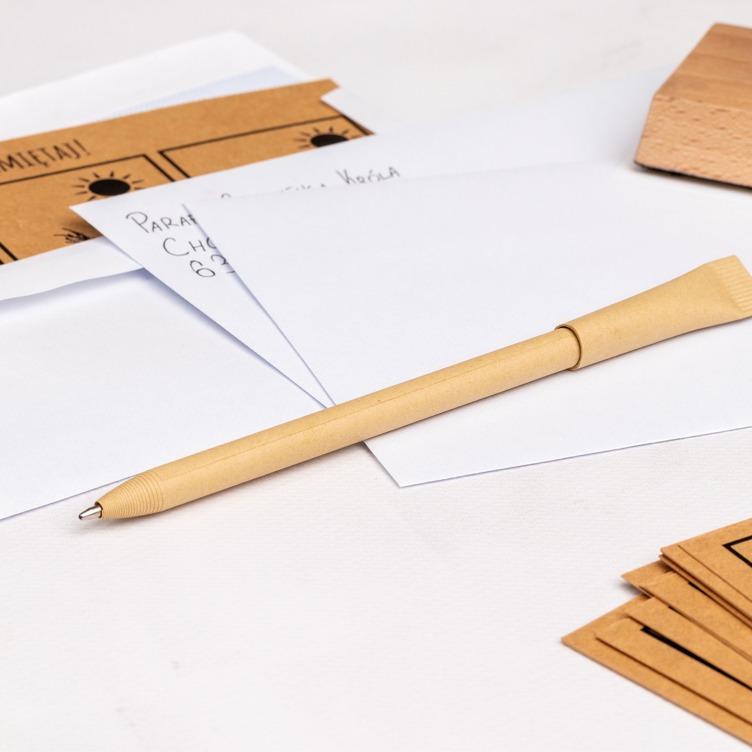 MA10866-01Kugelschreiber aus Papier_ braun