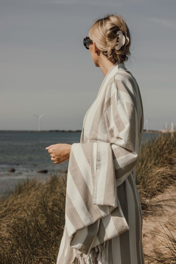 XDV41721-19SMVINGA Ornos GRS Hamam-Bademantel S_M_ beige