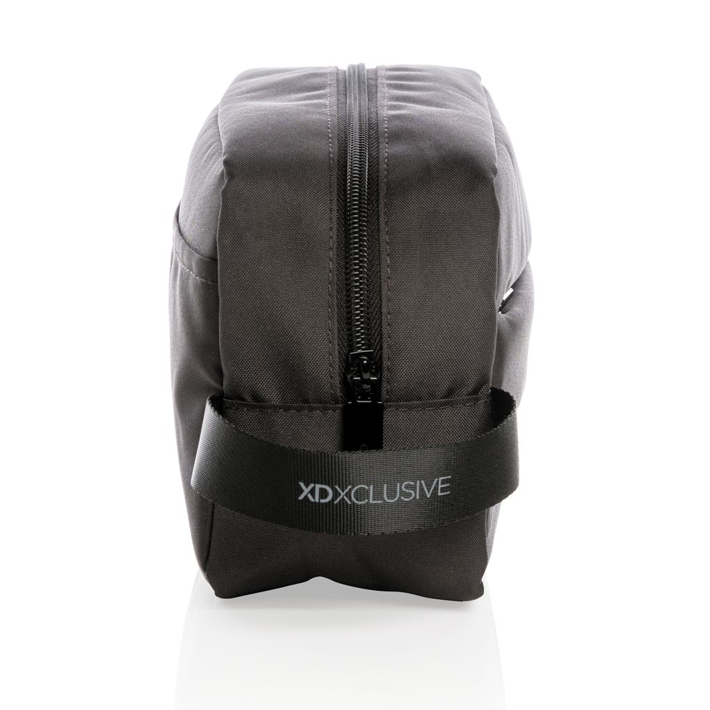 XDP820.20-1Impact AWARE™ RPET Kulturtasche_ schwarz