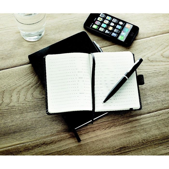 MO8108-03Notaplus DIN A5 Notizbuch_ Schwarz