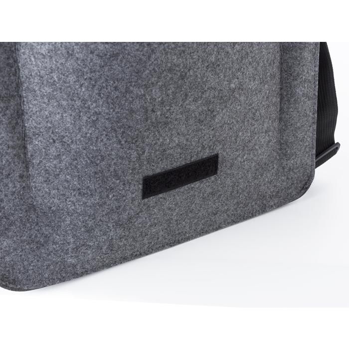 GI970953-491rPET Laptoptasche aus Filz Layla_ dunkelgrau