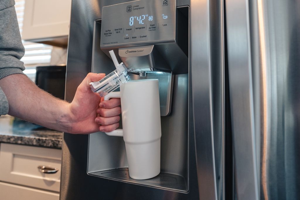 XDP437.10-3Tana Becher aus RCS recyceltem Kunststoff mit Griff 750ml_ weiss