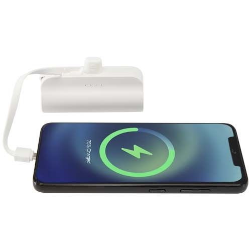 PF124472-1Alnair 10 W 5000 mAh Typ C Powerbank aus recyceltem Kunststoff mit integriertem Klappstaender und 2 i