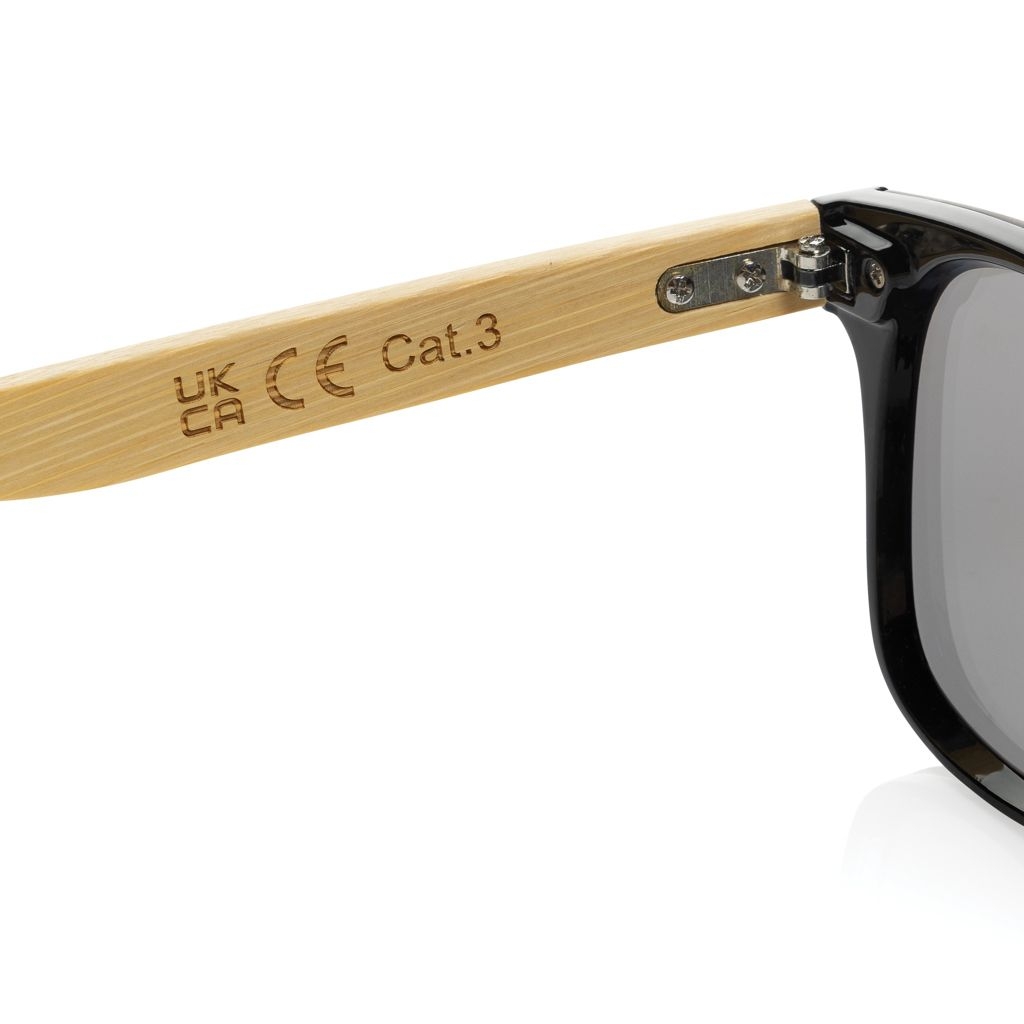 XDP453_85-09Prism Sonnenbrille aus RCS rec. Kunststoff mit Bambusbuegeln_ braun