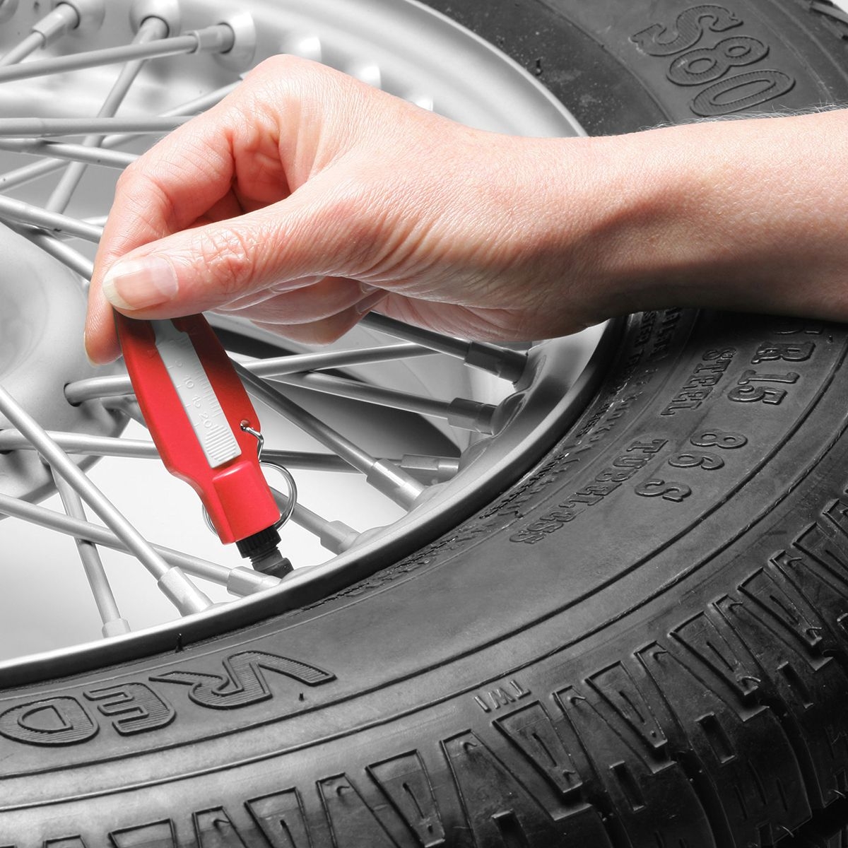 HE8275R-1-0Reifenprofiltiefenmesser mit Ventilkappendreher_ rot_ weiss