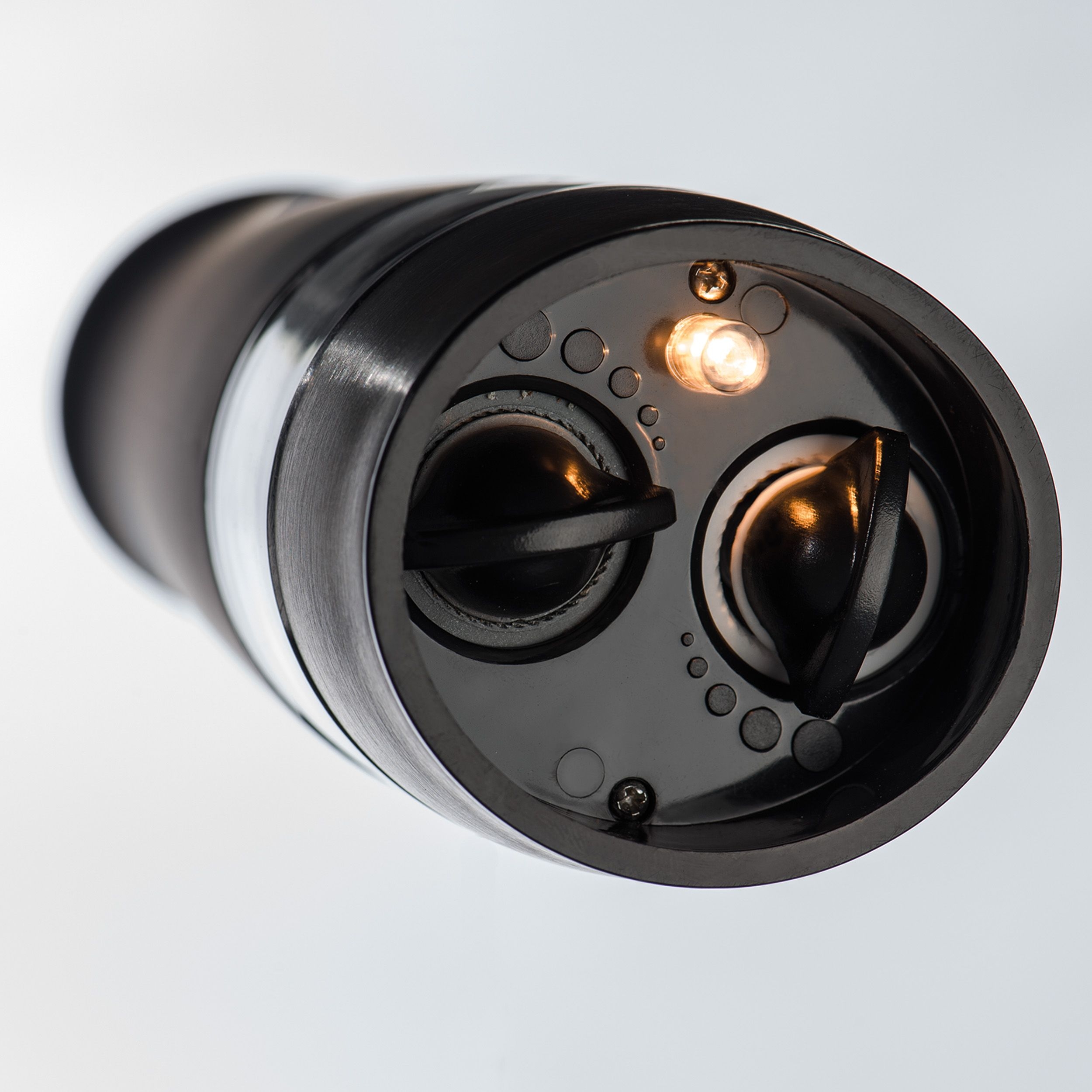 MA80337-03Elektrische Salz- und Pfeffermuehle aus Edelstahl_ schwarz