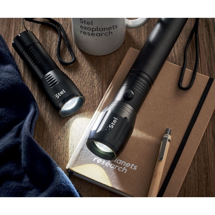 MO6567-03Ento Grosse LED-Taschenlampe Alu_ Schwarz