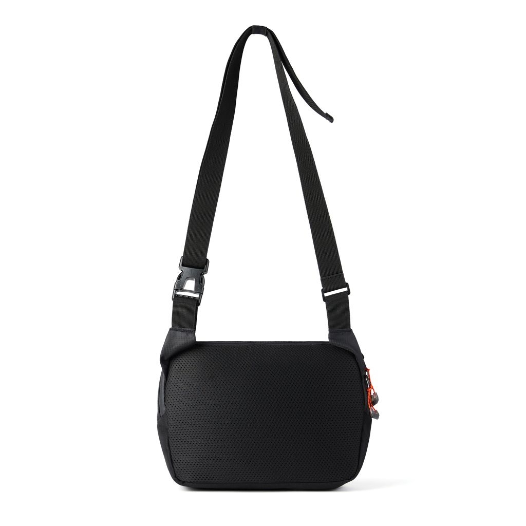 XDND200.04-01Nordic Drift Trail RCS Crossbody-Bag 4L_ schwarz