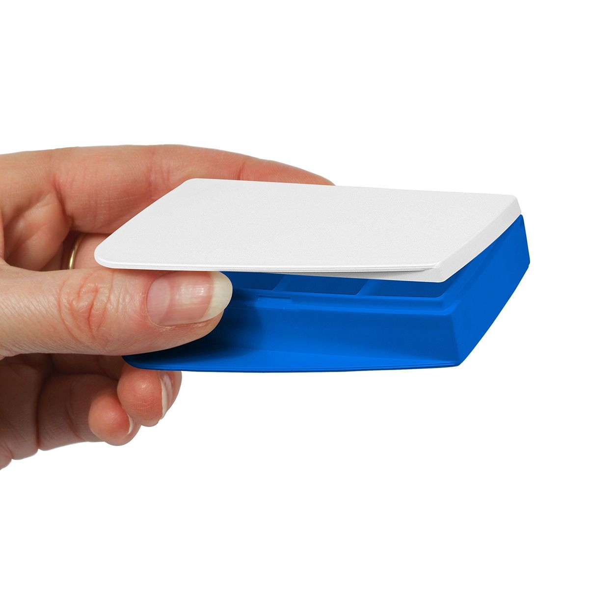 HE8728-0-3Pillendose _Alpha_ weiss_ blau