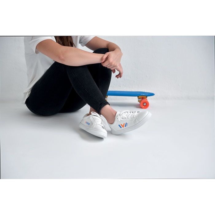MO2045-06Blancos Sneakers aus PU Gr. 45_ weiss