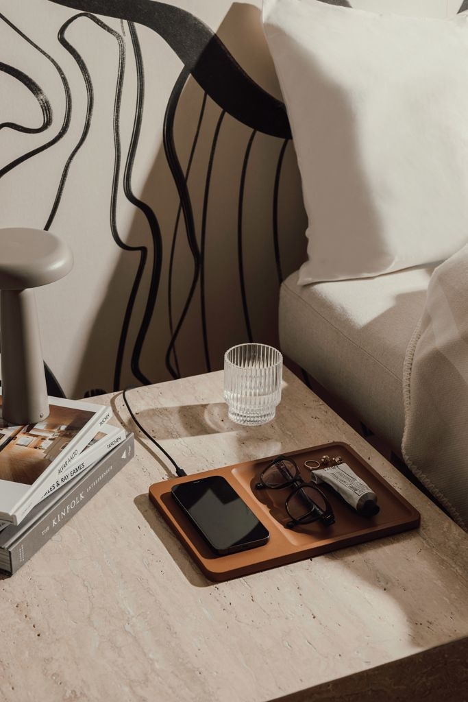 XDV30800-09VINGA Timo RCS Desk-Charger und Ablage_ braun