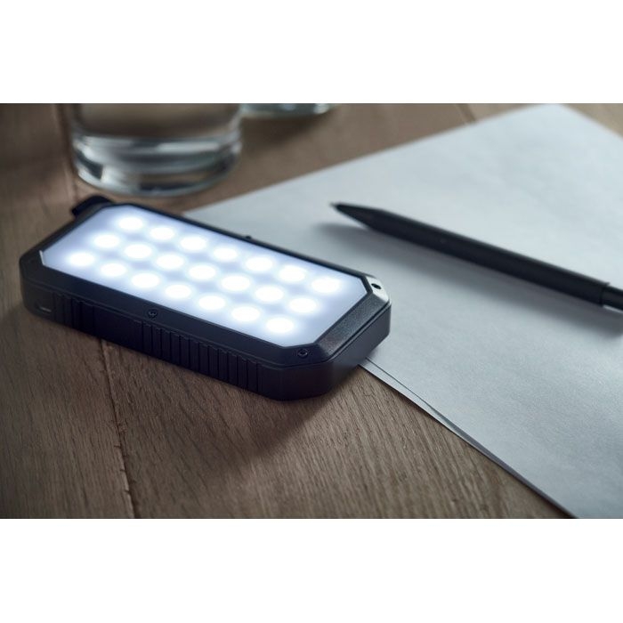 MO6424-03Powereight Solar Powerbank 8000 mAh_ Schwarz