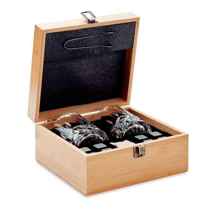 MO9941Inverness Whisky Set in Bambus Box