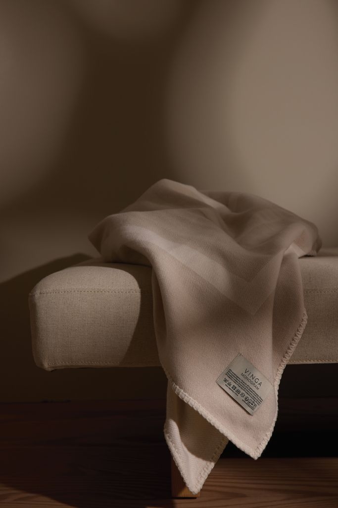 XDV40406-03VINGA Monogram GRS Decke_ off white