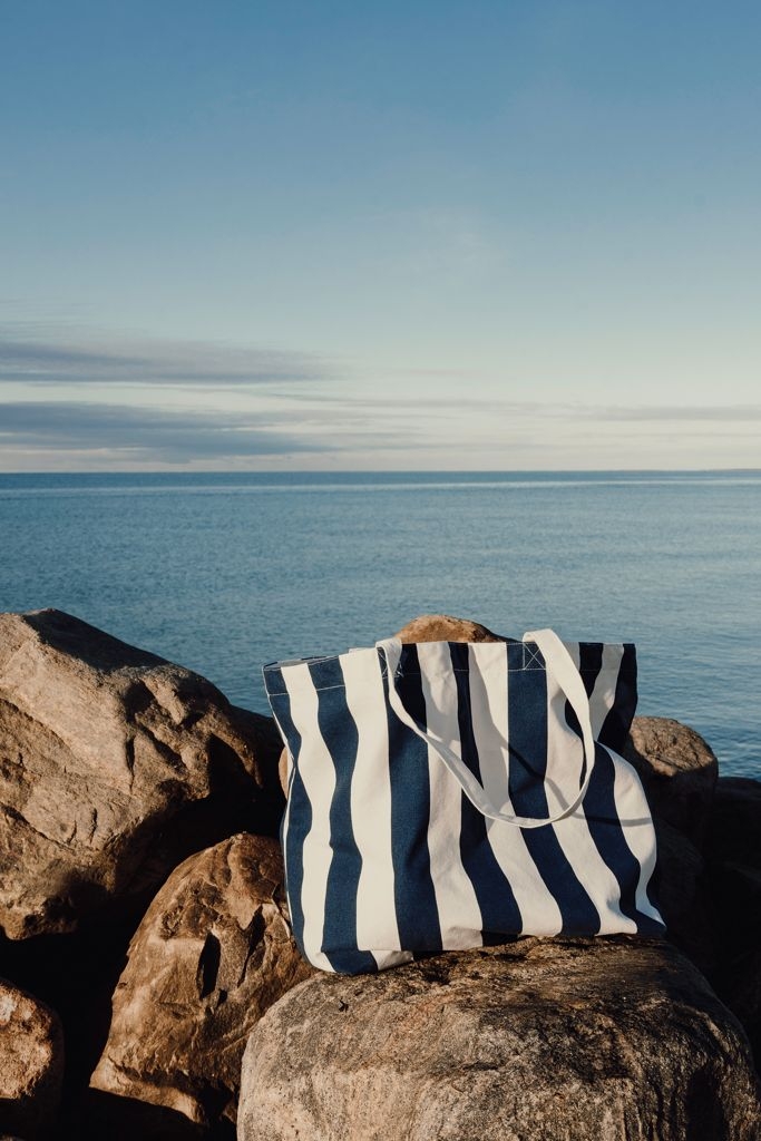 XDV76206-25VINGA Lagoa GRS Strandtasche_ navy blau